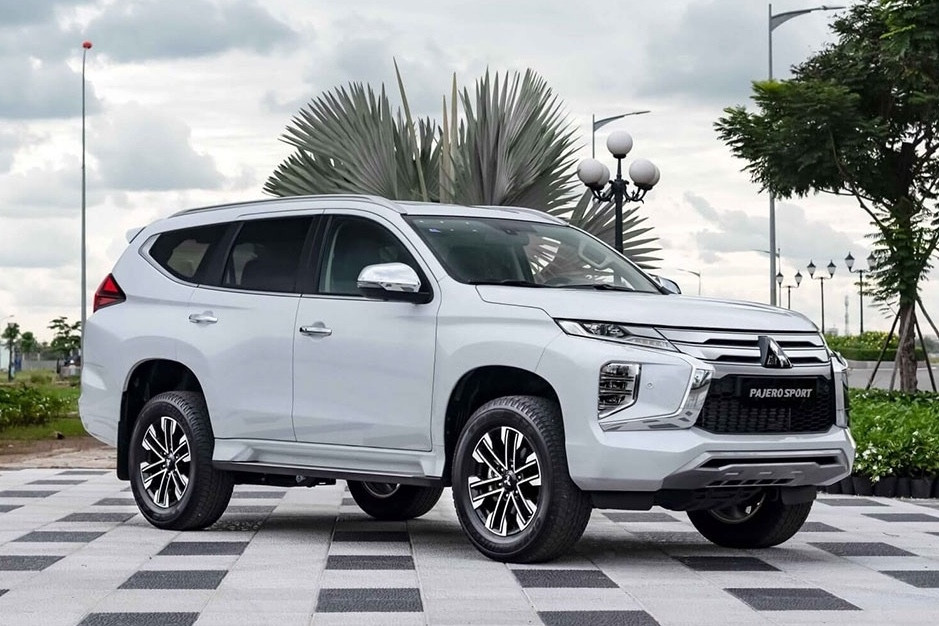 Top 10 xe bán chậm tháng 5: Pajero Sport ế trở lại, Toyota Yaris suýt 'đội sổ'