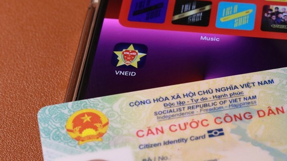 Several commercial banks using chip-based ID cards for authentication ảnh 1
