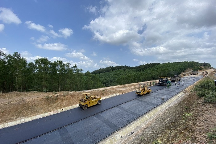 Contractors say building material shortage exists for transport projects