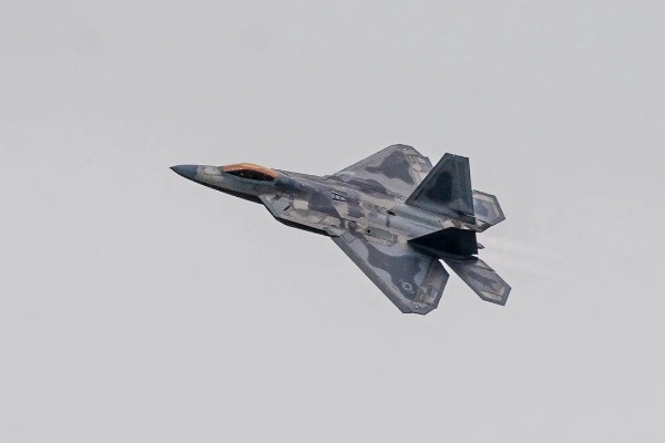 Mỹ điều tiêm kích F-22 tới Trung Đông vì hoạt động của máy bay Nga