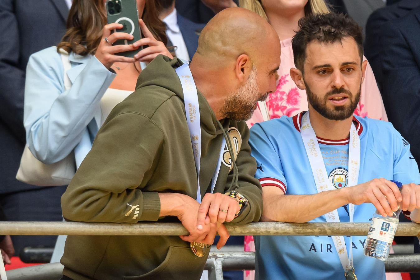 PSG đề nghị hấp dẫn đổi Bernardo Silva, Pep Guardiola dứt khoát không