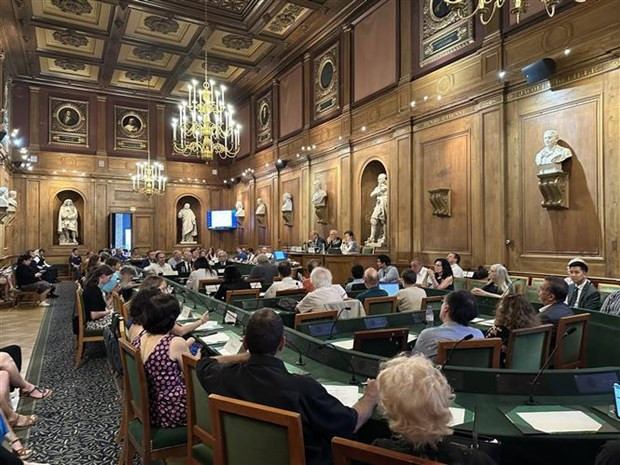 Vietnamese researchers honoured in France hinh anh 1