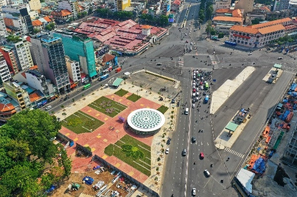 Metro số 1 'vướng' lối thoát hiểm ở ga ngầm Bến Thành