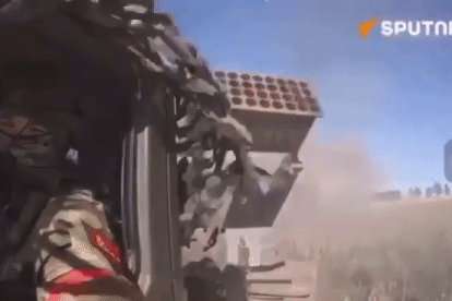 Video pháo ‘cuồng phong’ của Nga liên tục dội lửa vào mục tiêu ở Ukraine