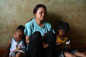 Bản tin cuối ngày 17/6: Vợ đưa chồng về đầu thú vụ tấn công trụ sở xã ở Đắk Lắk