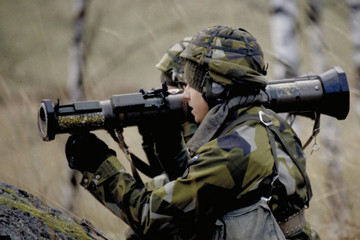 Thụy Điển duyệt hỗ trợ cho Kiev, Anh nói Nga tăng cường không quân ở nam Ukraine