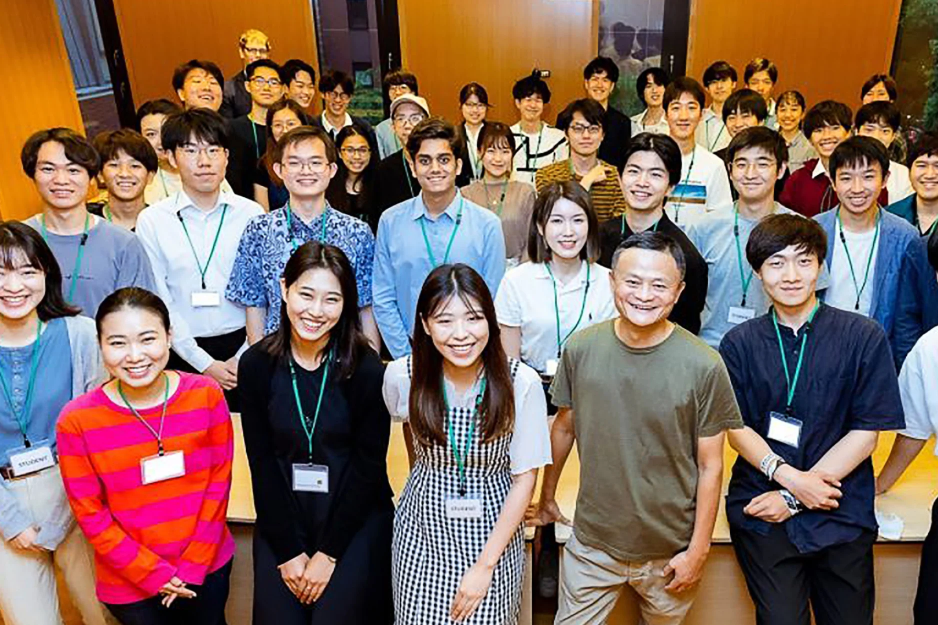 Jack Ma dạy lớp học đầu tiên với tư cách giáo sư thỉnh giảng tại Đại học Tokyo