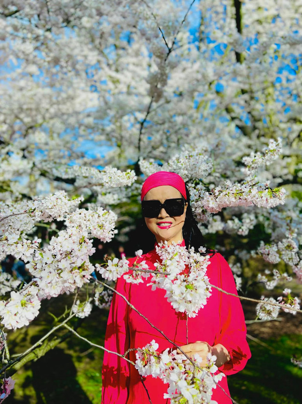 Người phụ nữ tuổi U70 vẫn xinh đẹp và quyền lực với 'cô Trúc' Mai Thu Huyền là ai? - Ảnh 9.