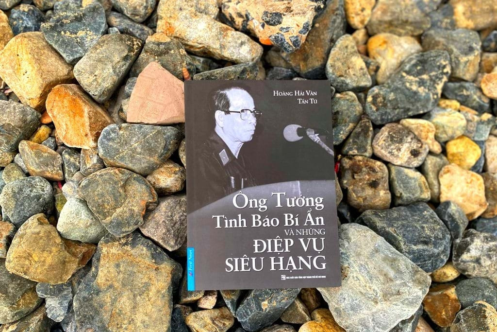 'Ông tướng tình báo bí ẩn và những điệp vụ siêu hạng'