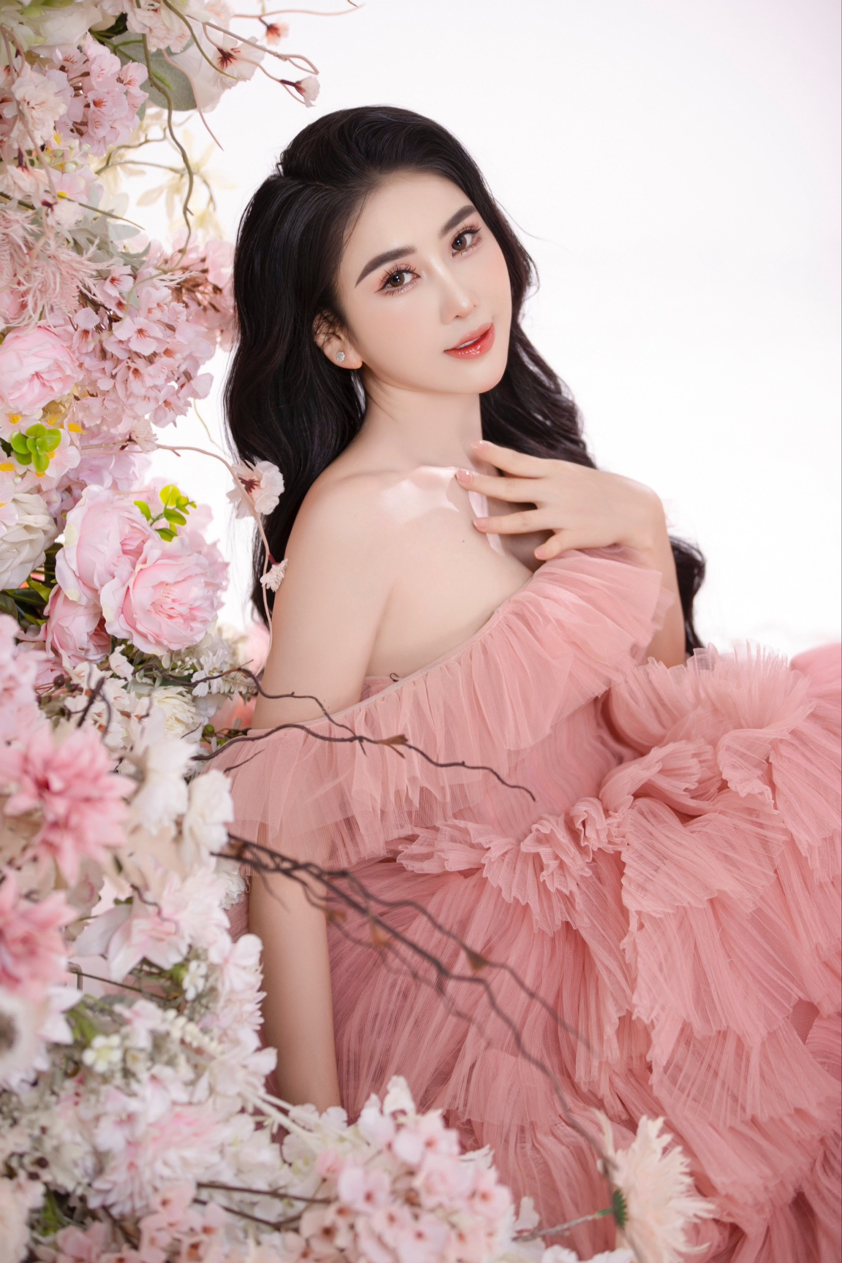 Vẻ đẹp ngọt ngào của Trịnh Thanh Hồng ở tuổi 27