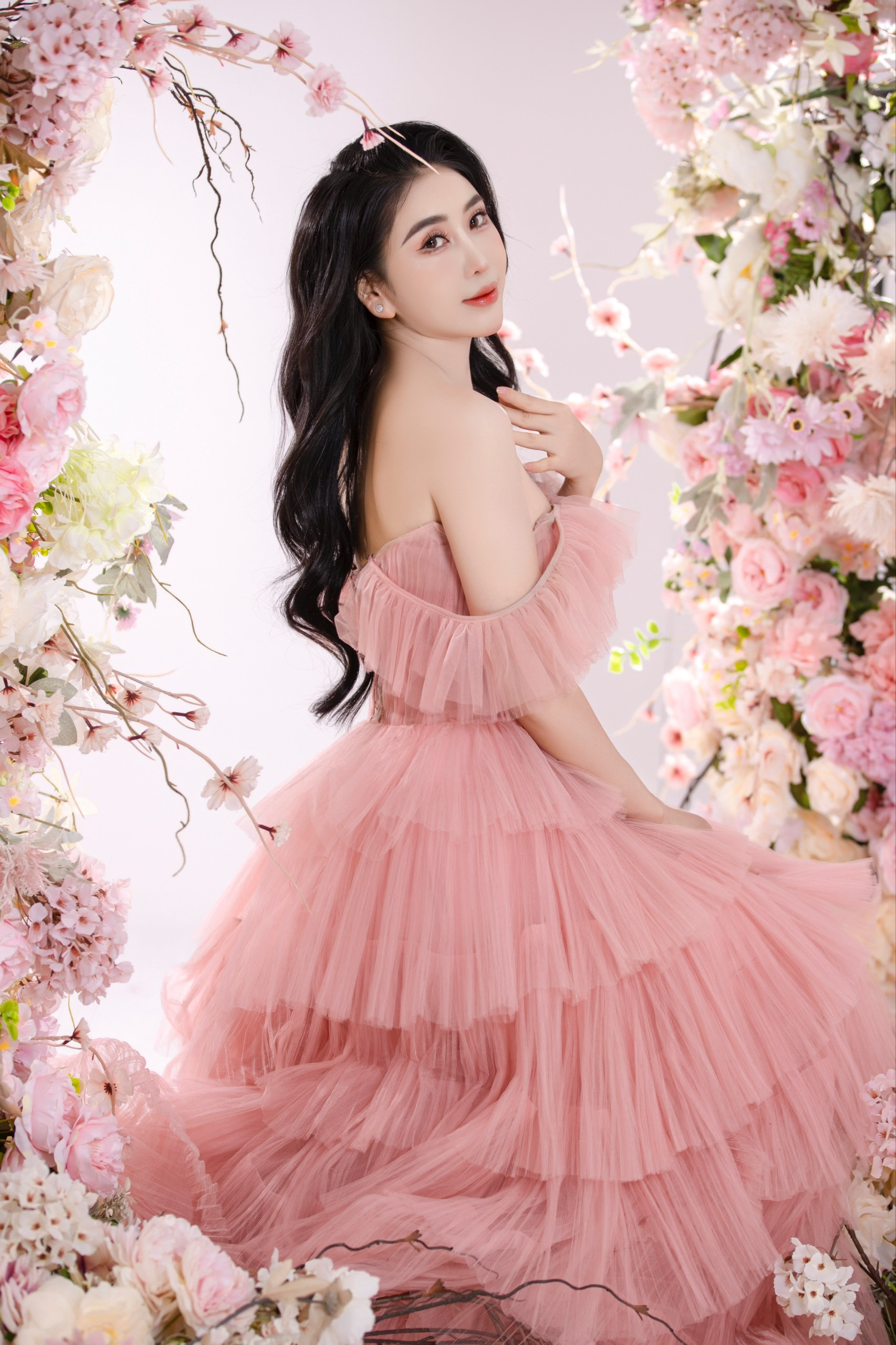 Vẻ đẹp ngọt ngào của Trịnh Thanh Hồng ở tuổi 27