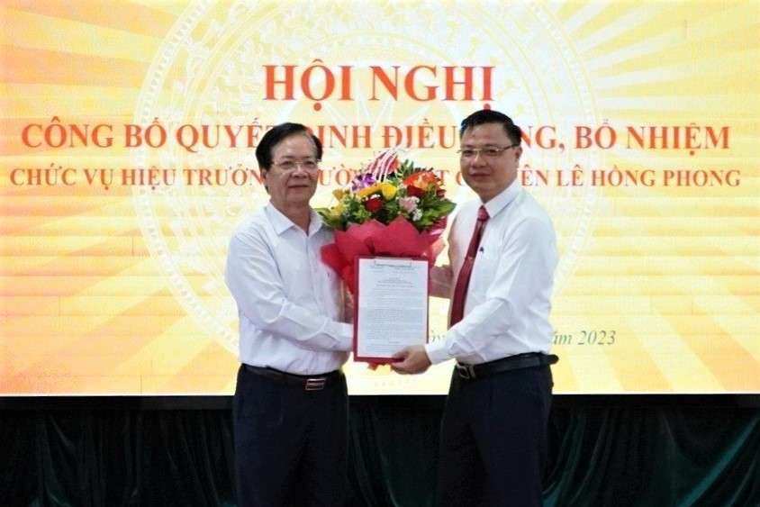 Chánh Văn phòng Sở GD-ĐT giữ chức Hiệu trưởng Trường Chuyên Lê Hồng Phong