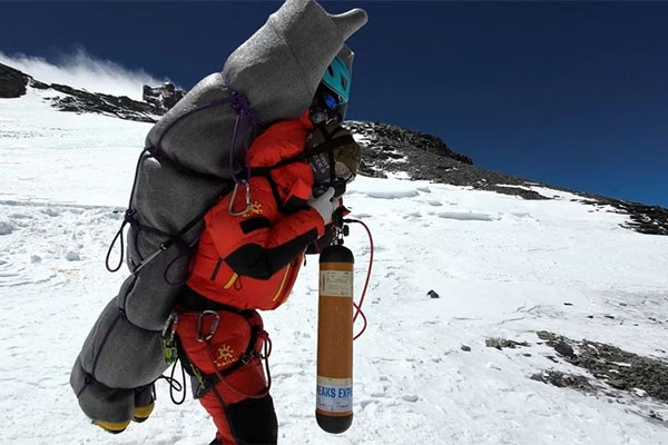 Cuộc giải cứu kỳ tích đưa nhà leo núi thoát