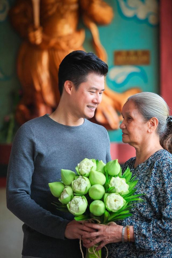 Điều ít biết về người phụ nữ quyền lực được Quang Dũng báo hiếu cả biệt thự 400 tỷ đồng - Ảnh 3.