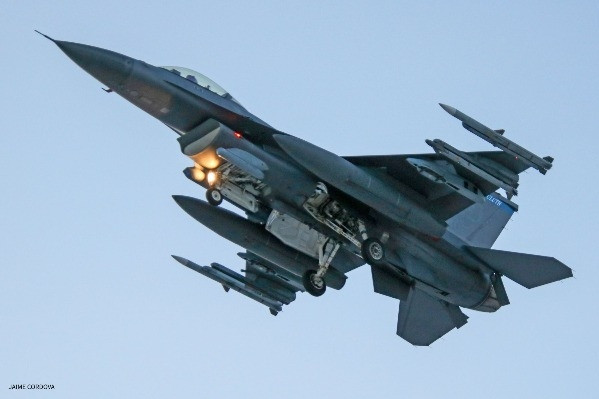 MiG-29 có ưu thế ‘vượt trội’ so với F-16 trên chiến trường Ukraine