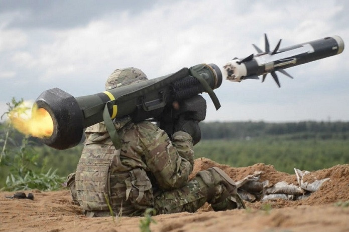 Tại sao vũ khí Mỹ cấp cho Ukraine không thể chiến đấu, chậm bàn giao?
