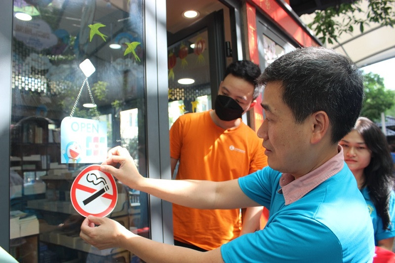 Vietnamese Government urged to ban e-cigarettes
