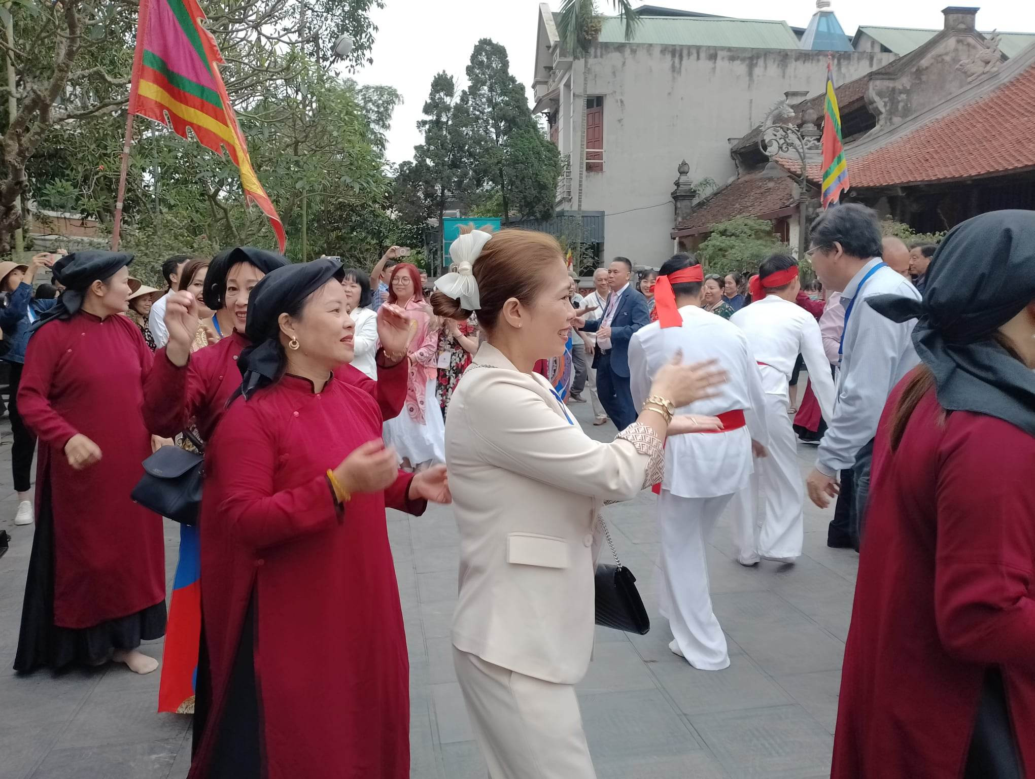 Lan tỏa ngôn ngữ và văn hóa Việt ra thế giới