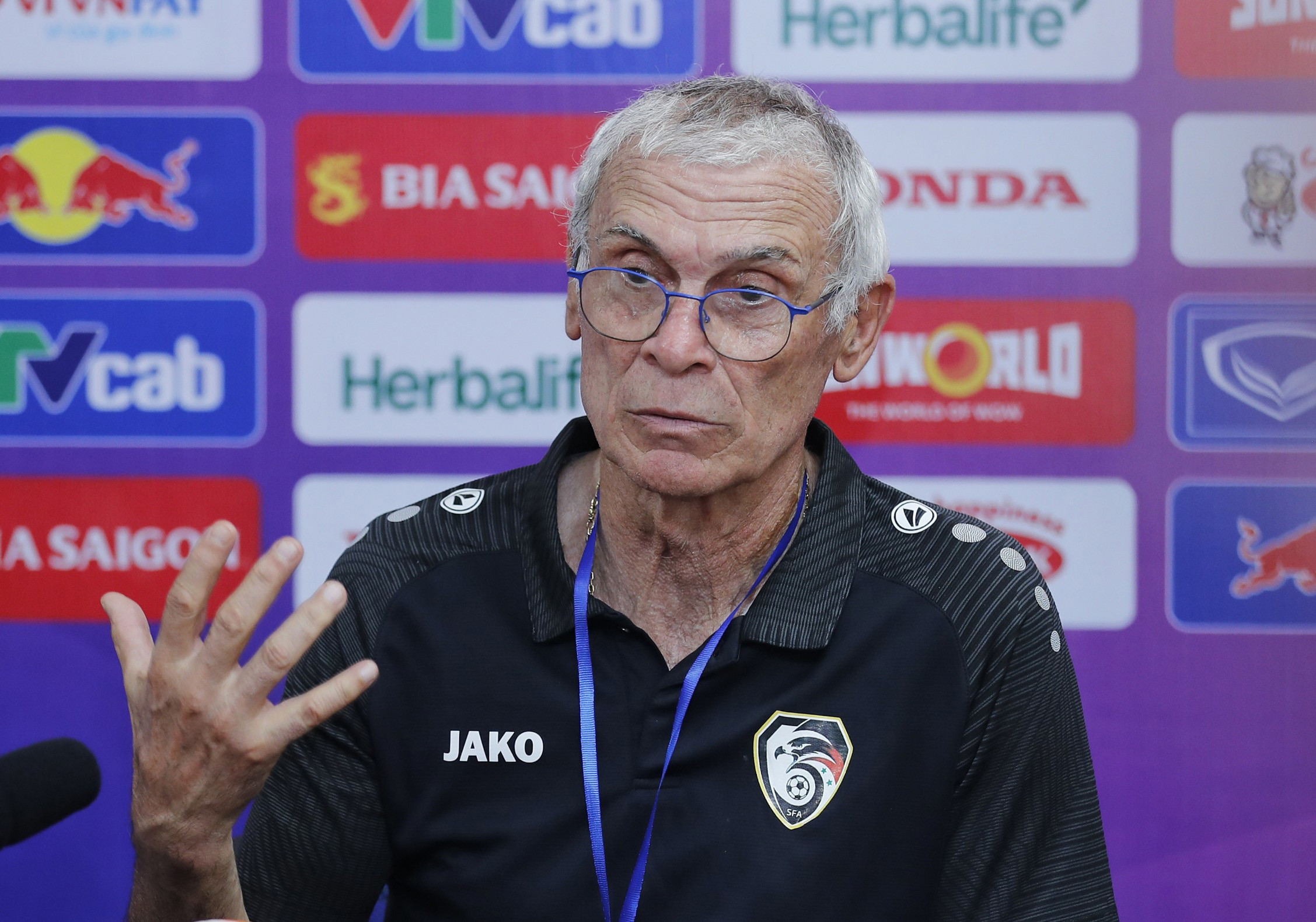 HLV Hector Cuper: Tuyển Việt Nam thắng xứng đáng