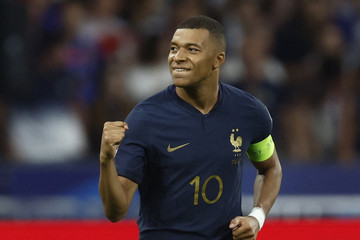 Mbappe lập kỷ lục, Pháp thắng vất vả Hy Lạp