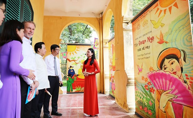 Traditional celebration of Doan Ngo festival to be reenacted hinh anh 1