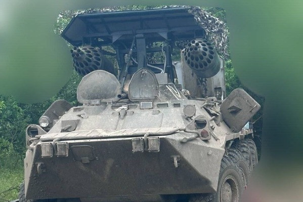 Video UAV Ukraine tập kích xe tên lửa hiếm của Nga ở Donetsk