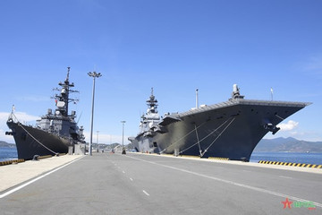 Japan’s destroyers make port call in Vietnam