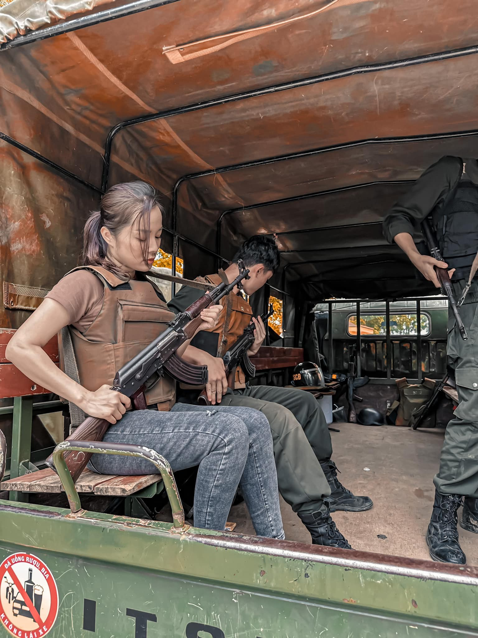 Minh Hương 'Nhật ký Vàng Anh' trở thành BTV, Thượng úy Công an sau 17 năm ảnh 8