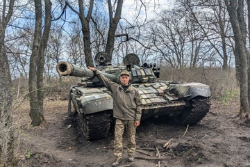 Câu chuyện về Lữ đoàn xe tăng Ukraine 'ẩn mình' chờ tham gia phản công