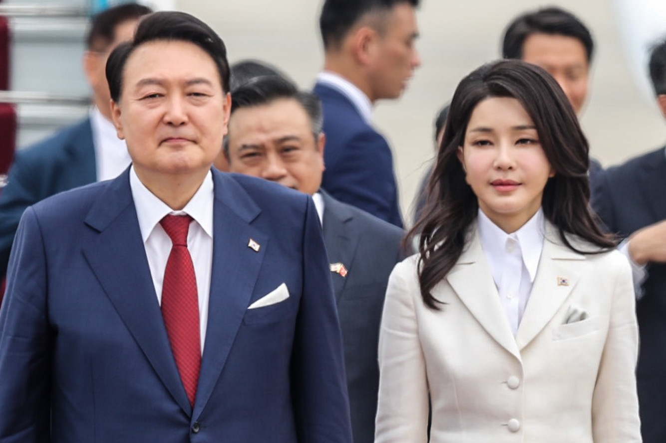 Tổng thống Hàn Quốc Yoon Suk-yeol và phu nhân Kim Keon-hee đến Hà Nội