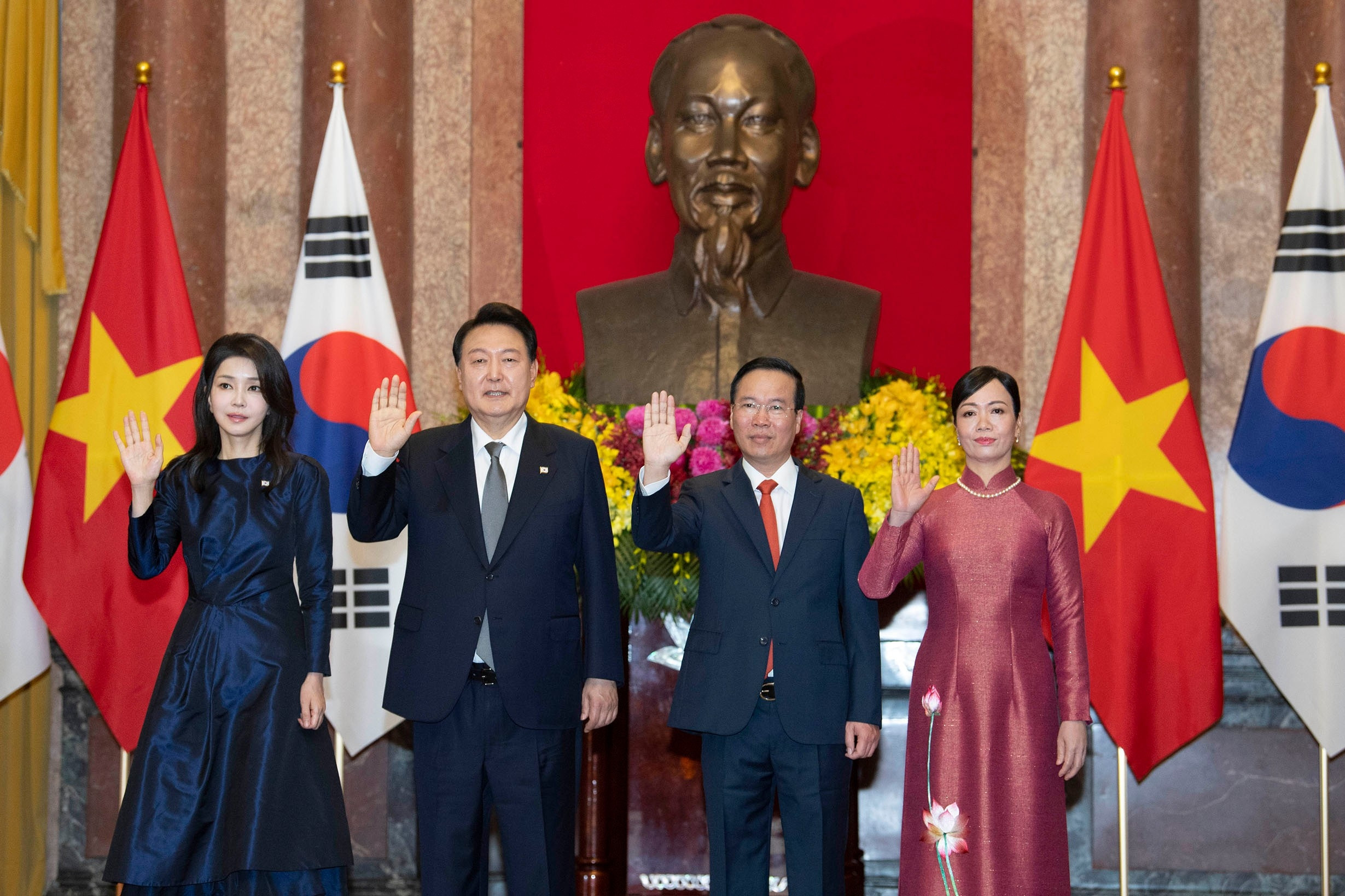 Chủ tịch nước Võ Văn Thưởng chủ trì lễ đón Tổng thống Hàn Quốc và phu nhân
