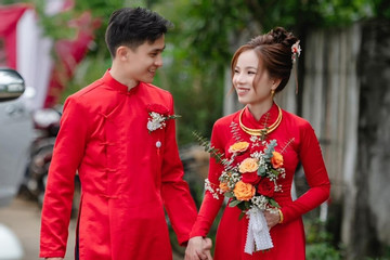 Chuyện tình vượt sóng gió và chiếc váy cưới tự may của 9X Quảng Ngãi