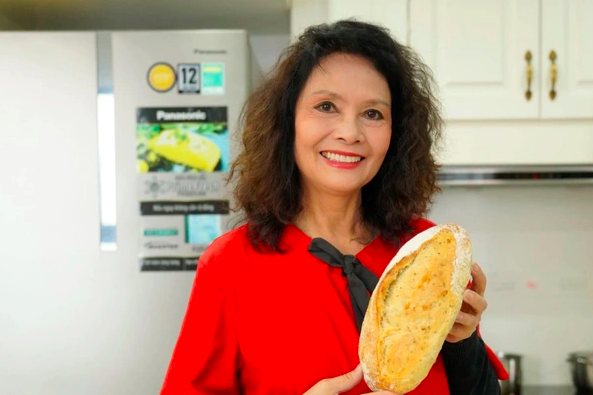 NSND Minh Châu: Nỗi cô đơn và sở thích làm bánh ở tuổi 67