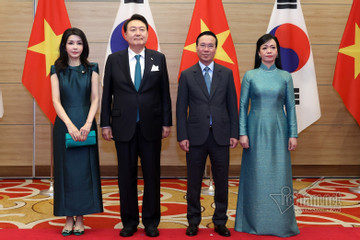 Chủ tịch nước và phu nhân chủ trì tiệc chiêu đãi Tổng thống Hàn Quốc và phu nhân