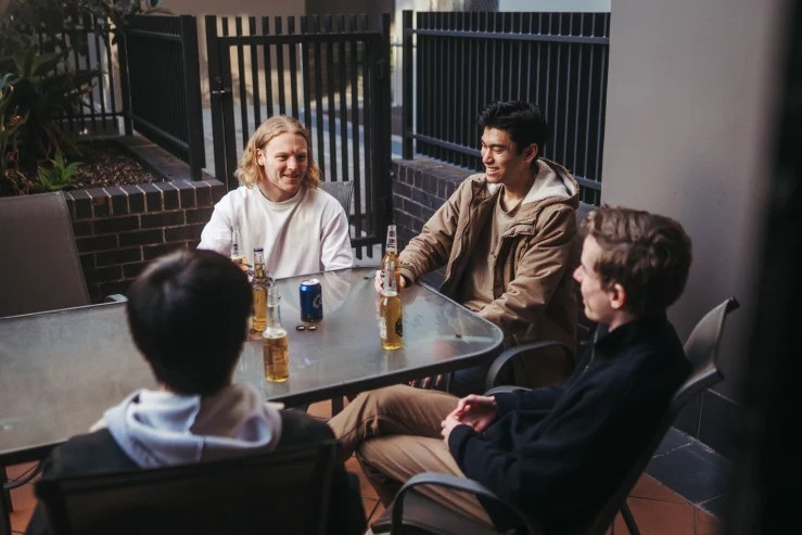 Ap luc khi song rieng anh 2