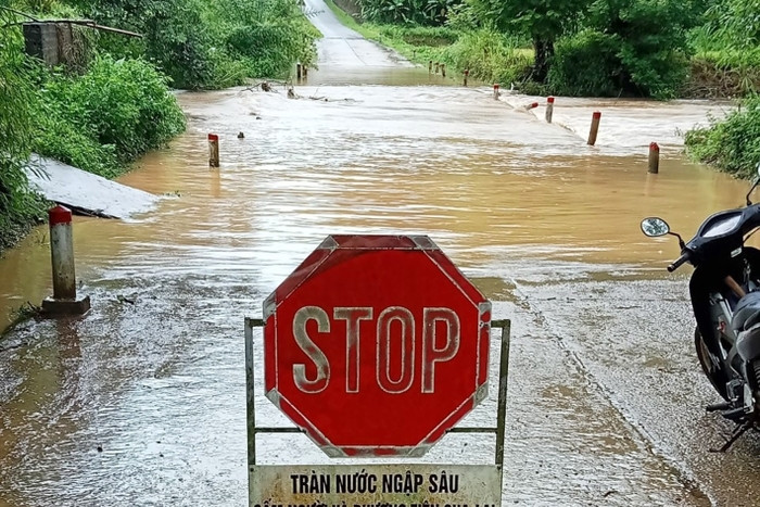 Chủ động ứng phó với mưa lớn, lũ quét và sạt lở đất