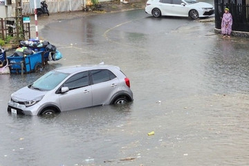 Thành phố Bảo Lộc ngập sâu sau cơn mưa