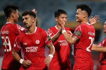 Đức Chiến giúp Viettel hạ Bình Dương, vào top 4 V-League