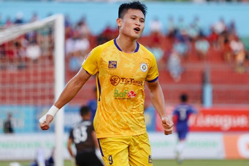Tuấn Hải, Duy Mạnh giúp Hà Nội FC thắng kịch tính Khánh Hòa