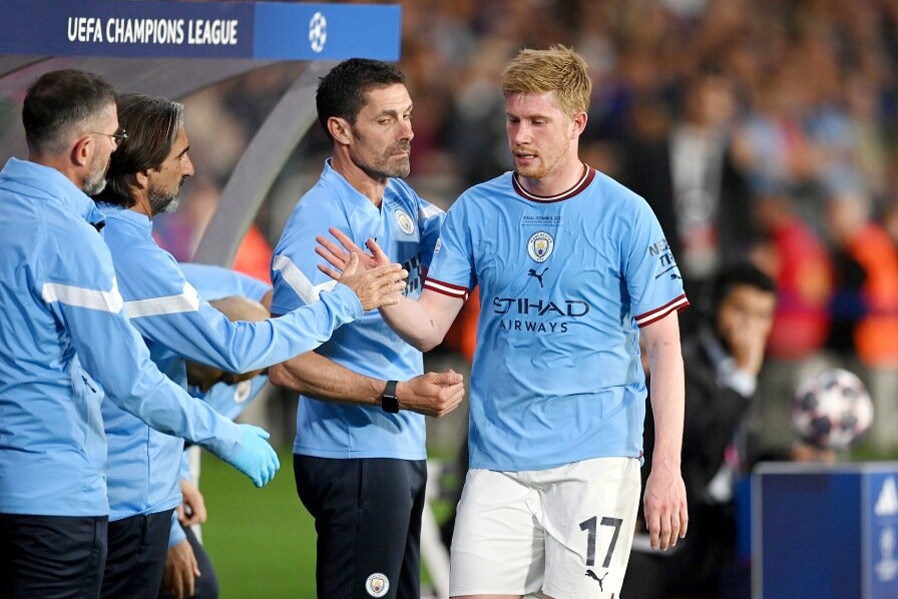 De Bruyne báo tin dữ cho Man City