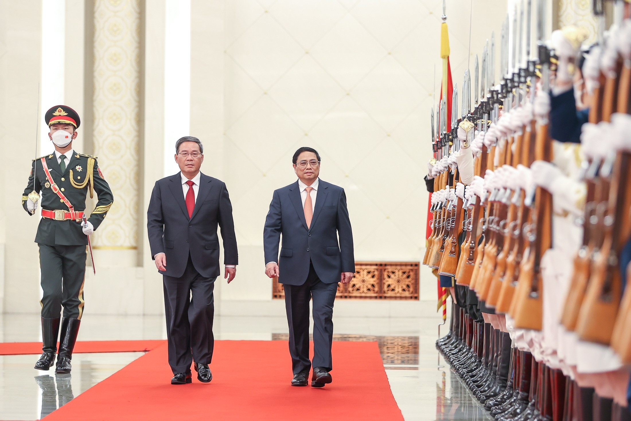 Thủ tướng Trung Quốc Lý Cường chủ trì lễ đón Thủ tướng Phạm Minh Chính
