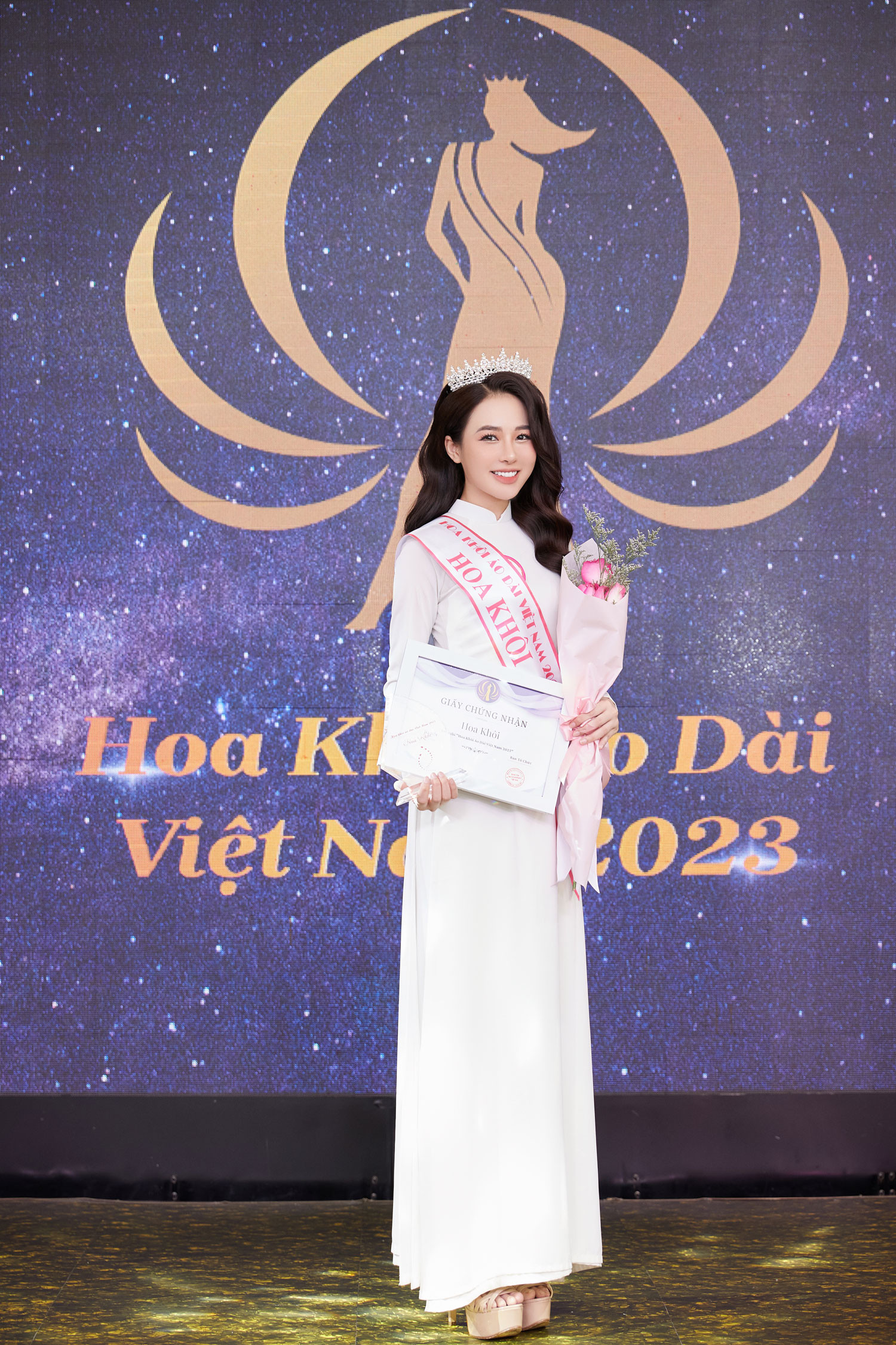 Đỗ Hà Trang đăng quang Hoa khôi Áo dài Việt Nam 2023