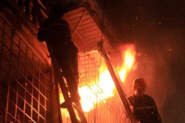 Cháy nhà 3 tầng ở TP.HCM, 2 người tử vong