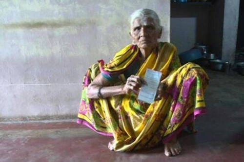 Cụ bà 90 tuổi người Ấn Độ sốc khi nhận hoá đơn tiền điện gần 30 triệu đồng