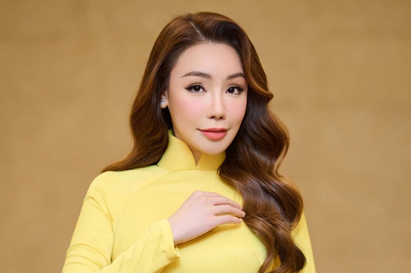 Hồ Quỳnh Hương trở lại 'cõi mạng'