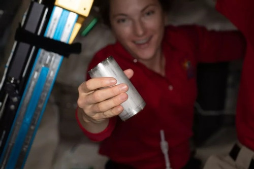 NASA tái chế thành công nước tiểu và mồ hôi của phi hành đoàn trạm vũ trụ ISS