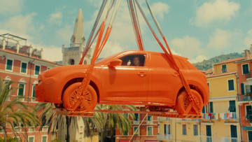 Fiat nhúng cả xe ô tô điện vào thùng sơn và tuyên bố 'khai tử' màu ghi xám