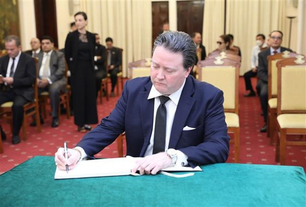 Memorial service held for former Deputy PM Vu Khoan hinh anh 3