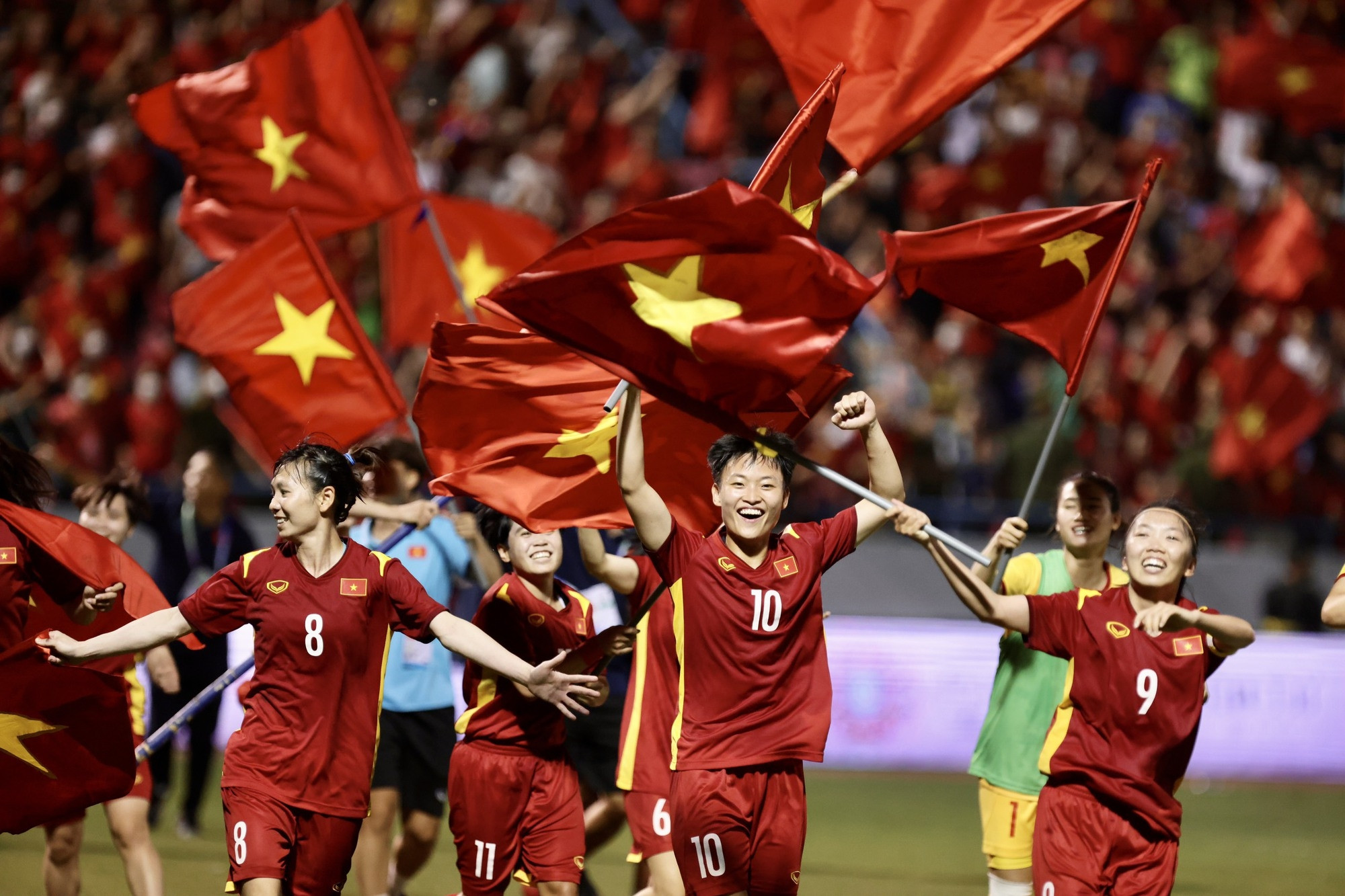 Tuyển nữ Việt Nam đi World Cup: Những cô gái chiến binh mở đường