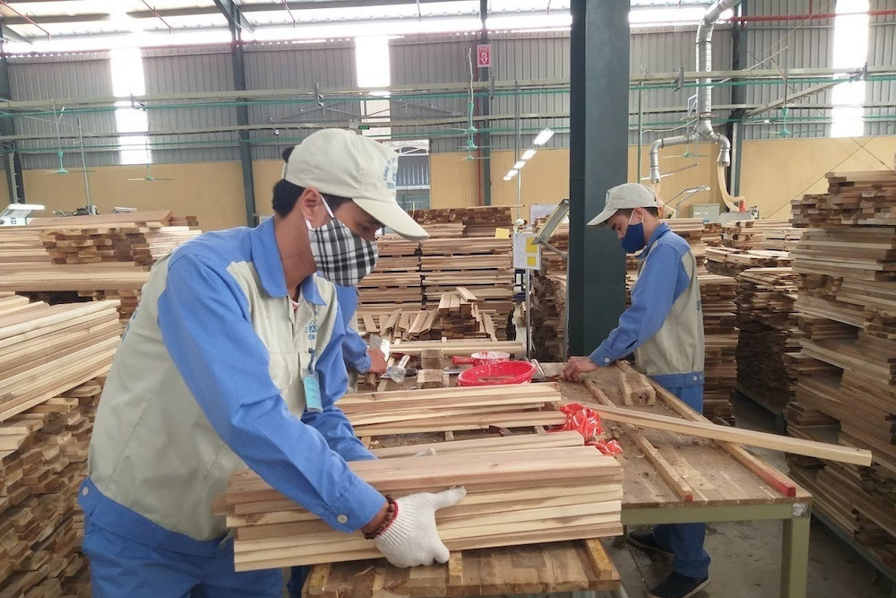 Wooden furniture manufacturers seek opportunities in the UAE